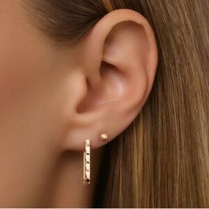 Tov Essentials Solid Gold Hammered U-Hoops